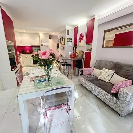 Appartement Cosy 1 Bedroom Republique 236 *